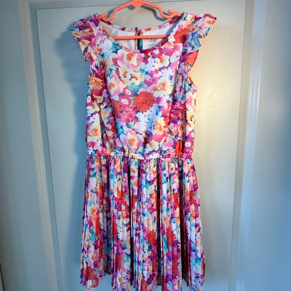 The Children's Place Other - Children’s Place Floral pleated Ruffle Sleeves Dress, size 8